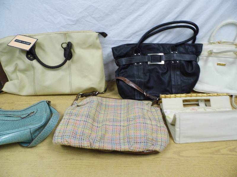 lot 105 image: Purses