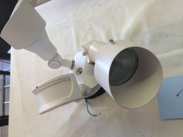 lot 70 image: Defiant 180 Motion Security Light