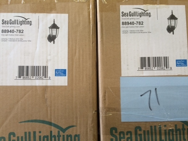 lot 71 image: Seagull Outdoor Lantern Lights