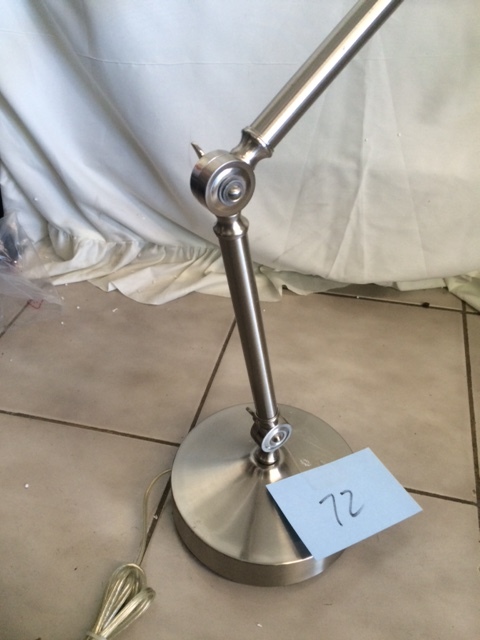 lot 72 image: Adjustable Arm Desk Lamp