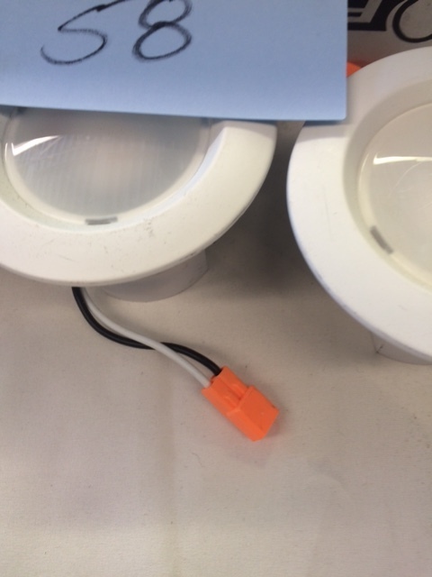 lot 58 image: 4 Aspen LED Light X6