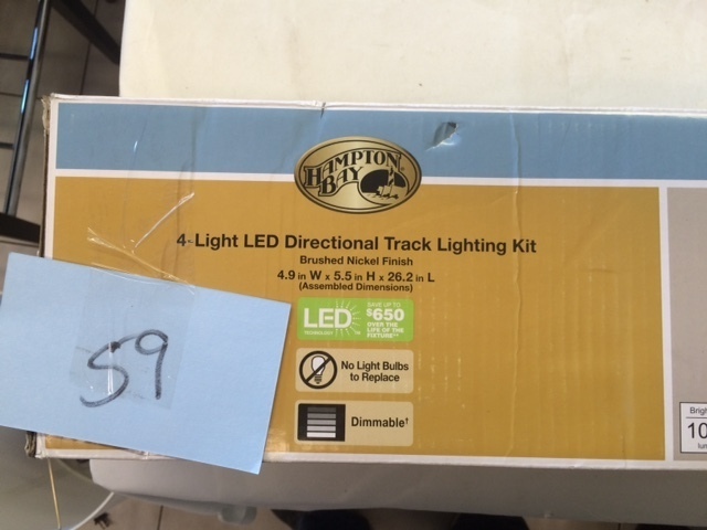 lot 59 image: 4- Light LED Directional Track Light