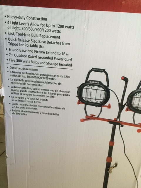 lot 61 image: Husky 1200W Halogen Work Light