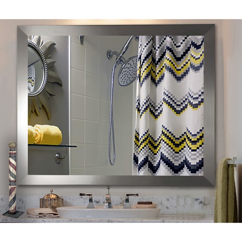 lot 15 image: Wall Mirror