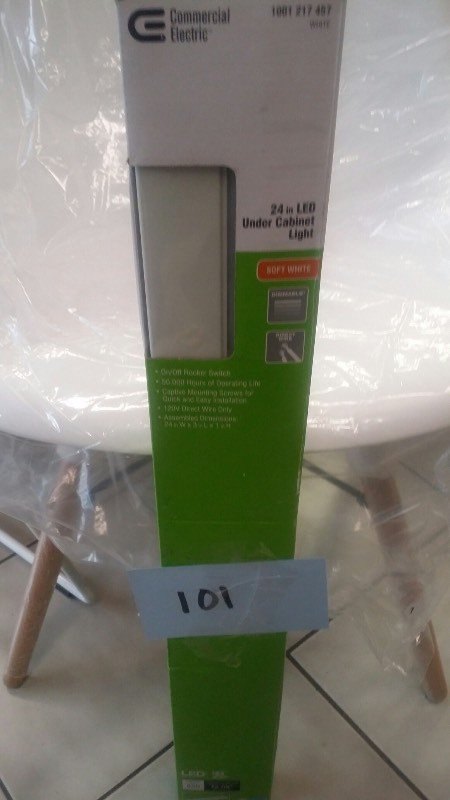 lot 101 image: 24 LED Under Cabinet Light