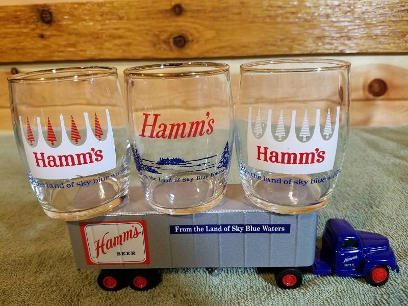 lot 30 image: Hamms  Memorabilia