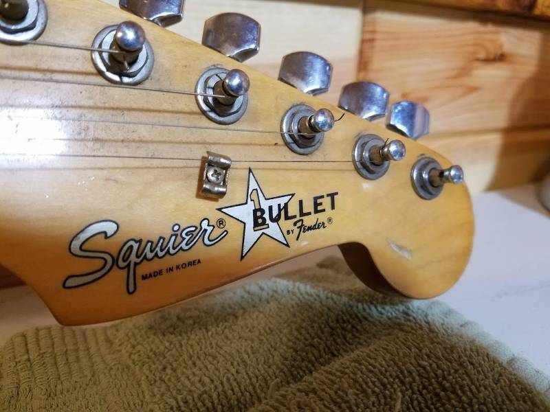 lot 20 image: Fender Guitar