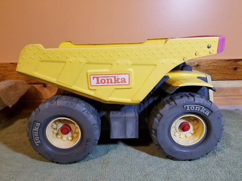 lot 89 image: Tonka Dump Truck (Large)
