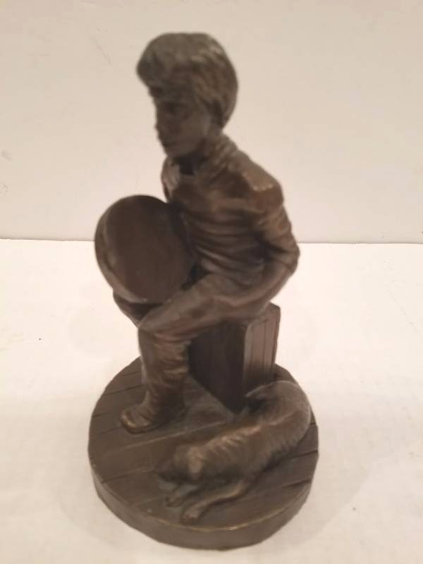 lot 10 image: Genesis Fine Arts Bodhran Player