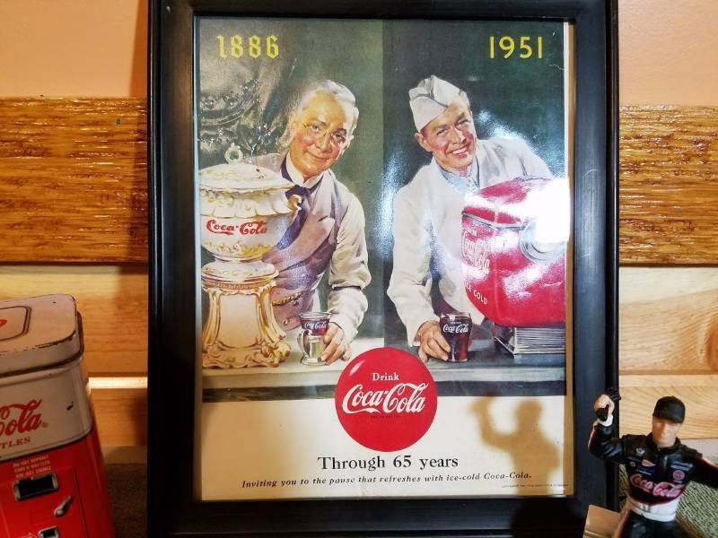 lot 124 image: Coca- Cola Collectibles