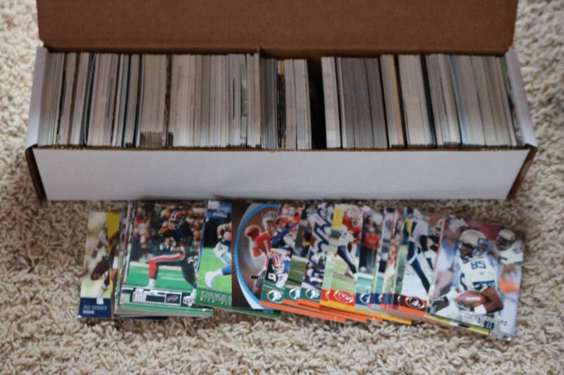 Box of mixed football cards...