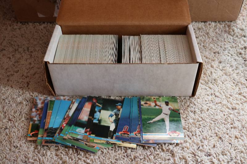 Box of 1991 stadium club cards...
