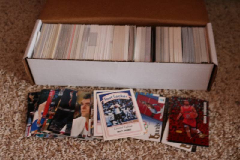 Box of mixed basketball cards...