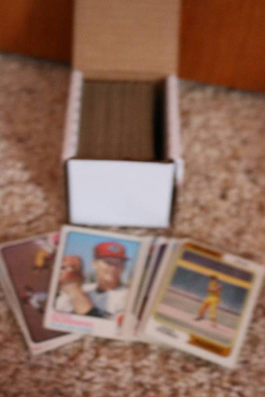 Box of 1973 Topps baseball cards...