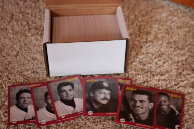 Box of 1991 studio baseball cards...
