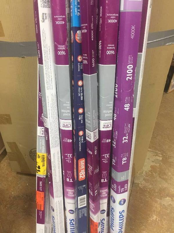 lot 124 image: Lot of assorted Phillips 3500-4000K LED Bulbs