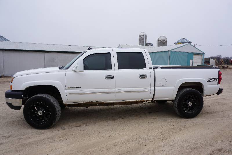 2006 Chevrolet 2500HD LTZ Z71 4 x 4 Pick Up Truck