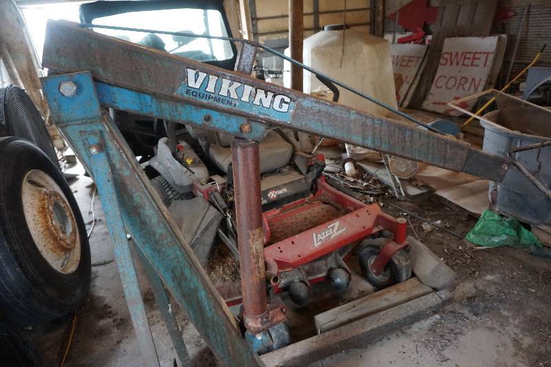 Viking Equipment Company Portable Mechanics Engine Hoist