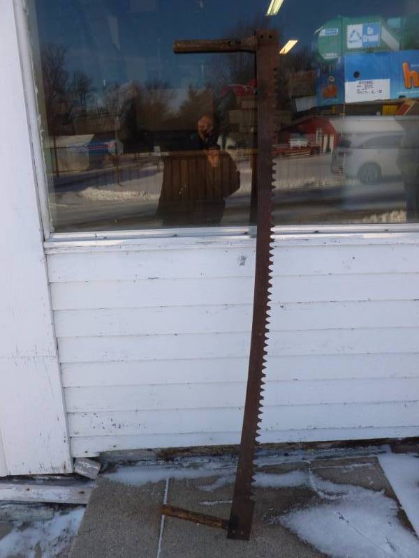 lot 9 image: Antique Saw