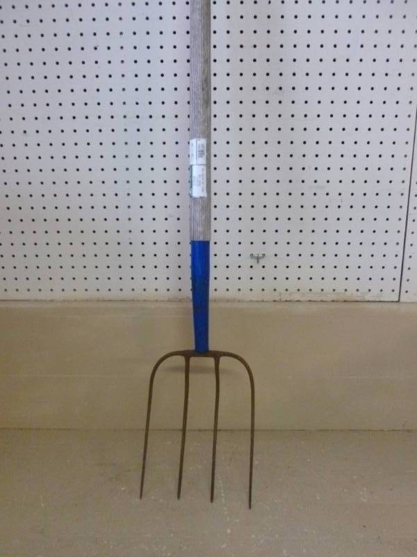 lot 15 image: Manure Fork