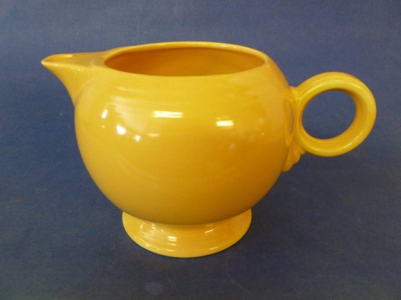 lot 31 image: Fiesta Ware