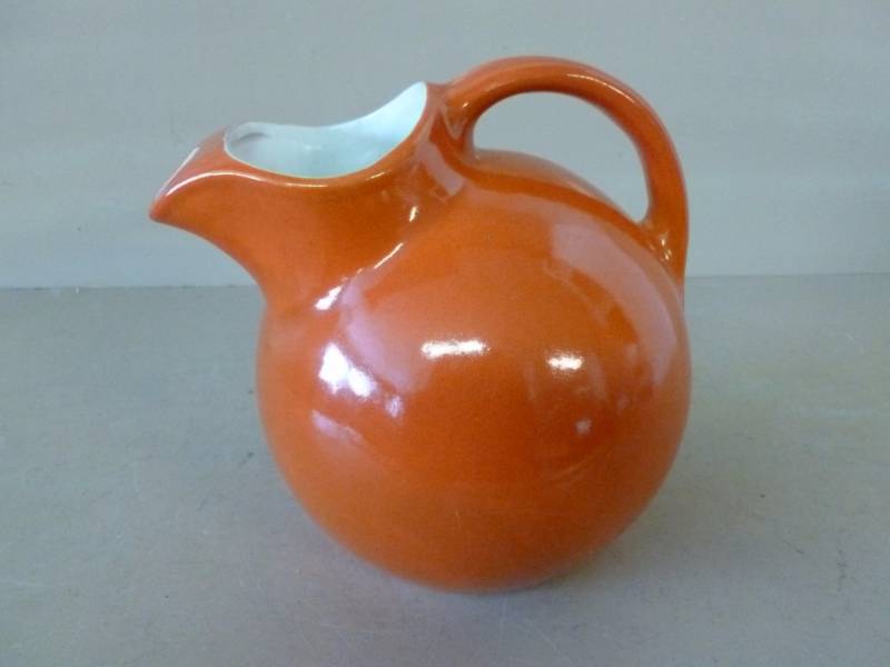 lot 46 image: Vintage Rum Rill
