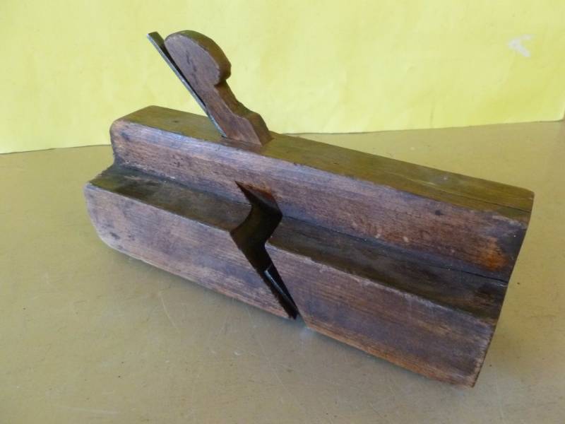 lot 72 image: Antique Wood Plane