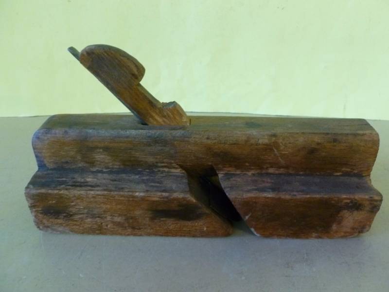 lot 87 image: Antique Wood Plane