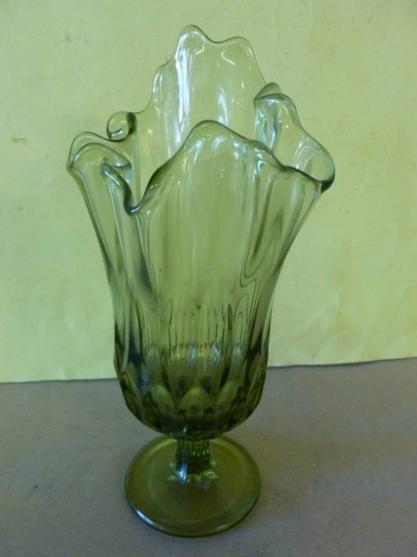 lot 93 image: Glass Vase