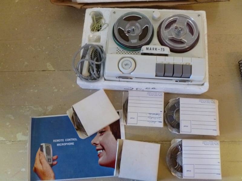lot 100 image: Vintage Electronics