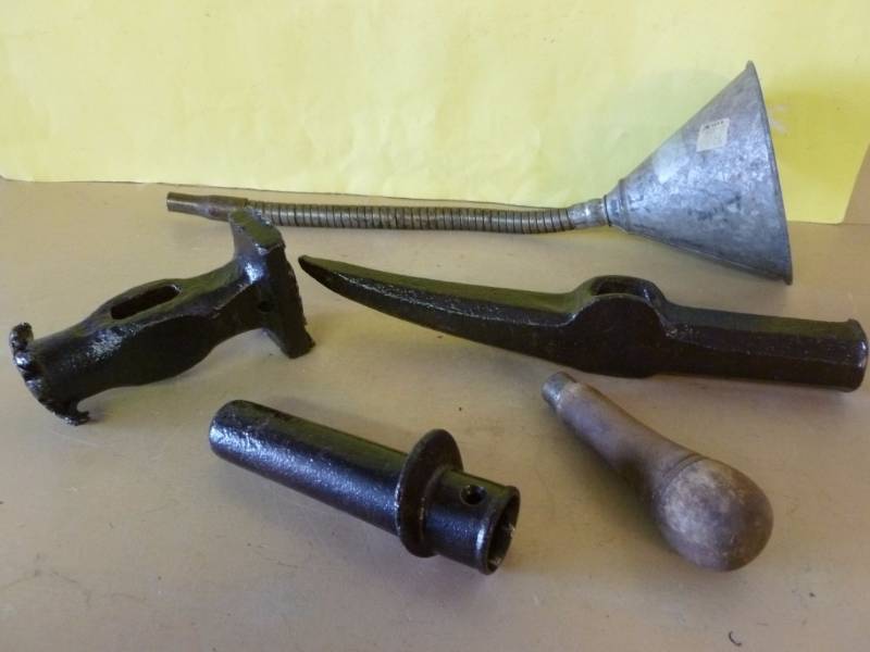 lot 114 image: Vintage Tools