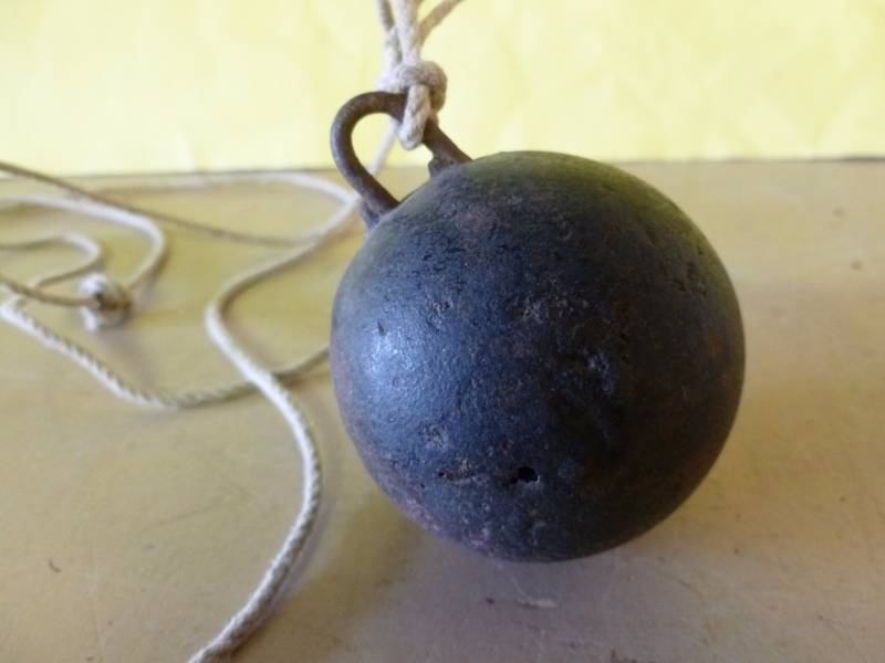 lot 115 image: Vintage Decoy Weight