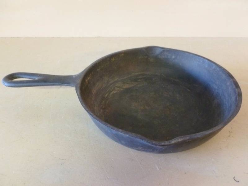 lot 120 image: Cast Iron Pan