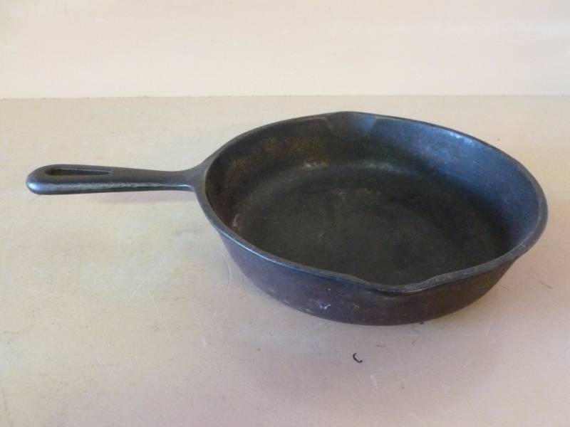 lot 121 image: Cast Iron Pan