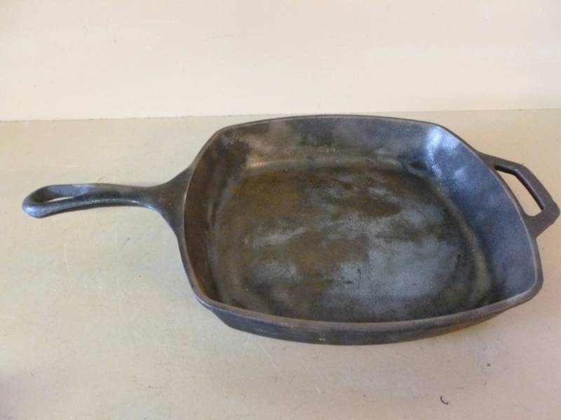 lot 143 image: Cast Iron Pan