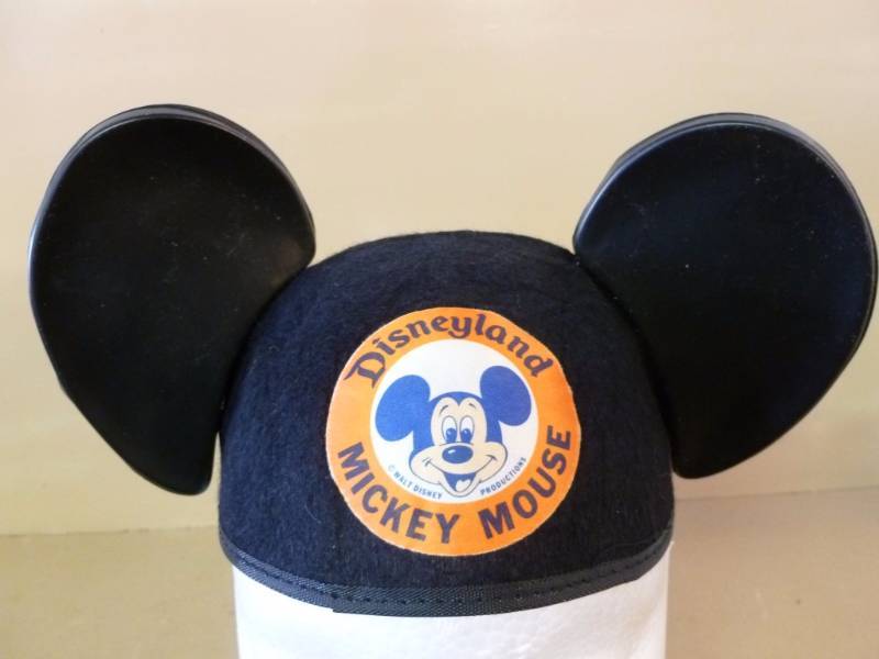 lot 146 image: Vintage Walt Disney