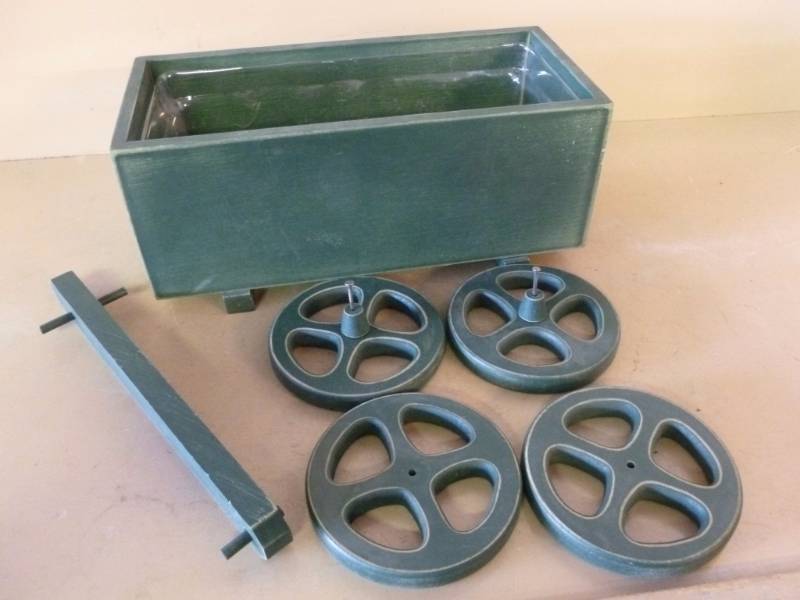 lot 148 image: Wagon Planter