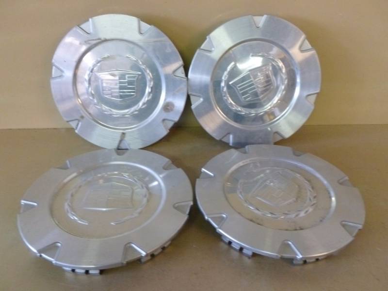 lot 168 image: Hub Caps