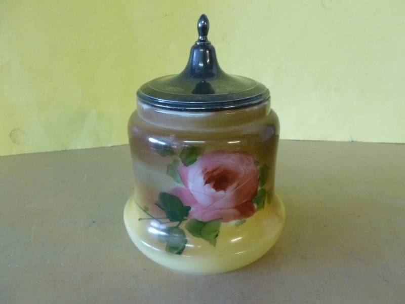 lot 177 image: Vintage Candy Jar