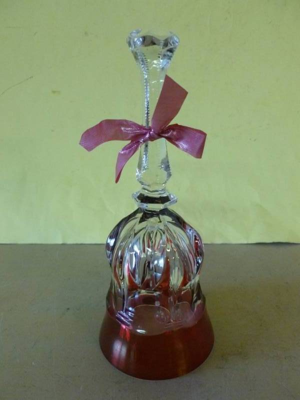 lot 182 image: Crystal Bell