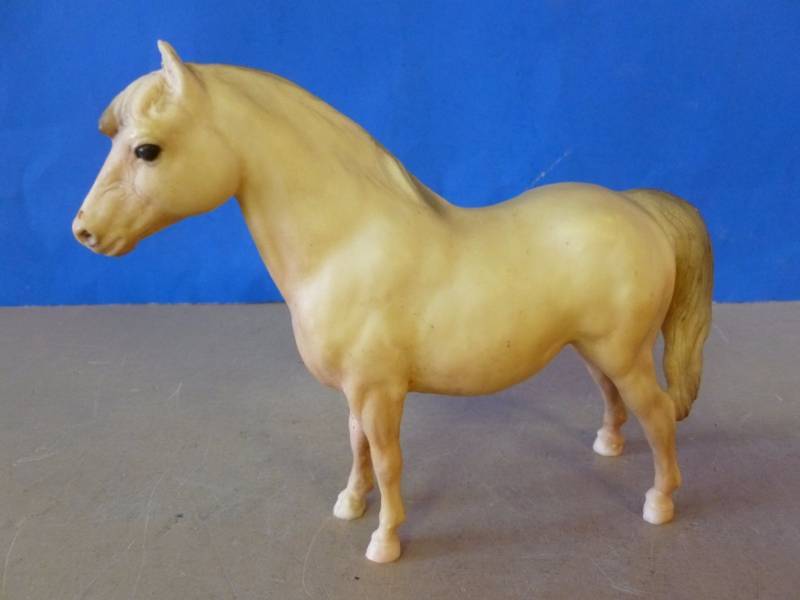 lot 202 image: Breyer Horse