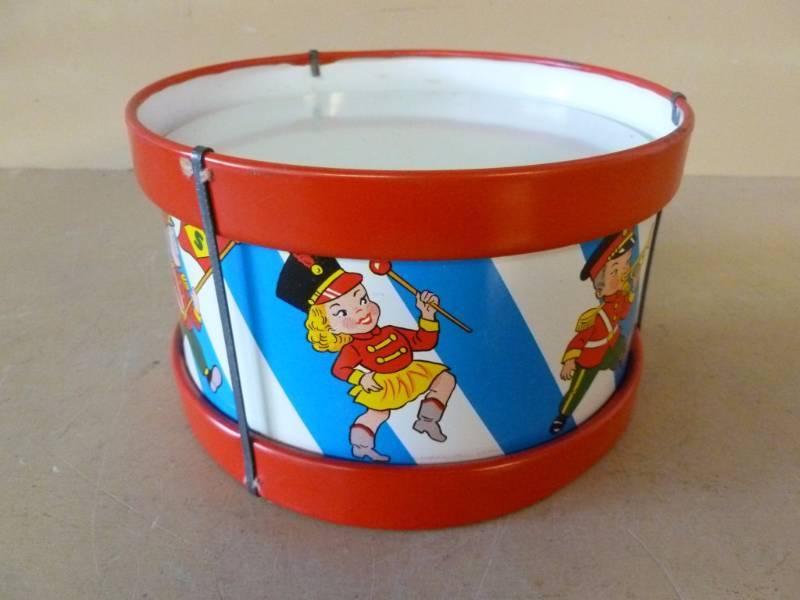 lot 205 image: Vintage Tin Toy