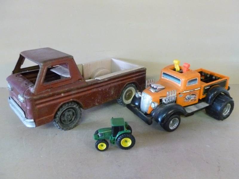 lot 209 image: Vintage Structo