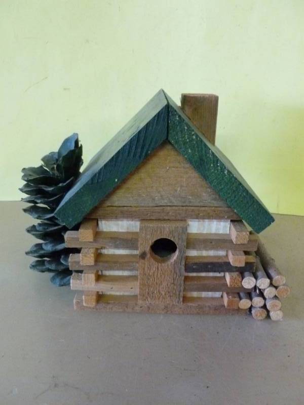 lot 216 image: Bird House