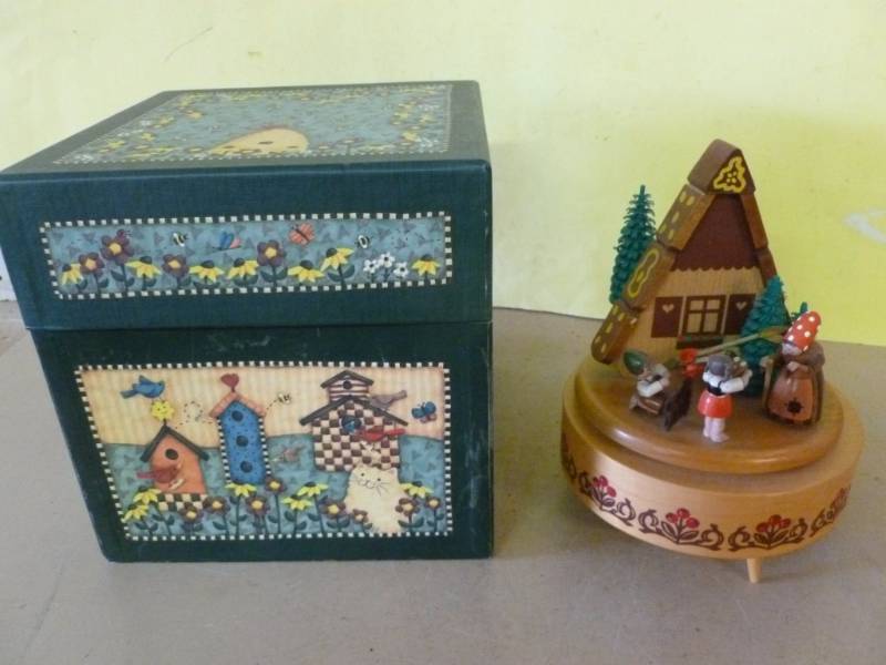 lot 218 image: Music Box