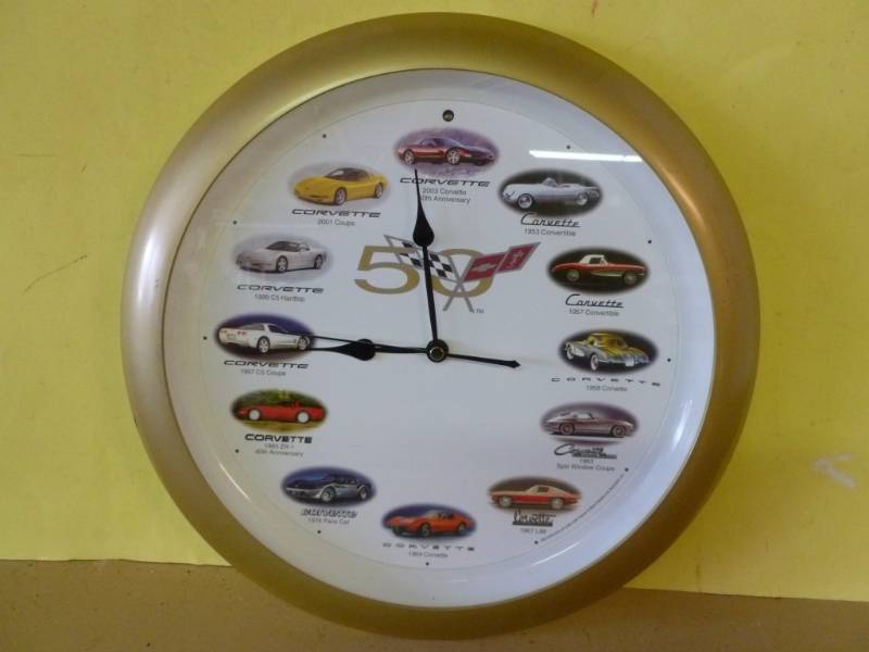 lot 221 image: Clock