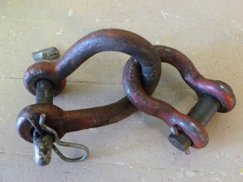 lot 233 image: Clevis Pin
