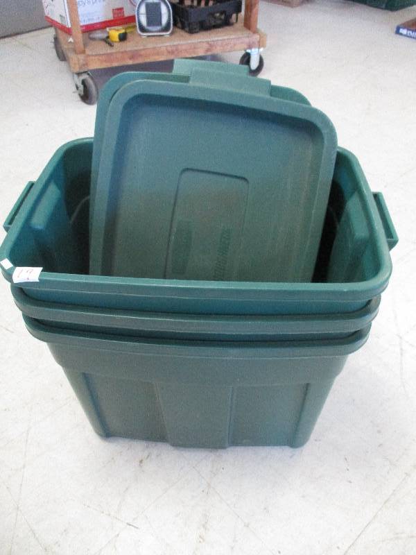 Rubbermaid Roughneck Totes