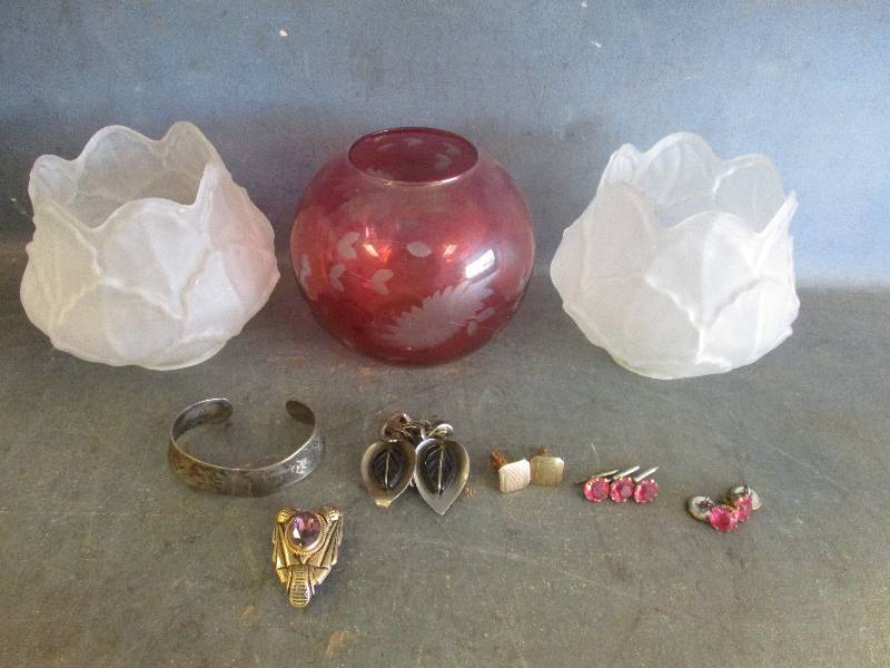 Glassware and vintage Jewelry