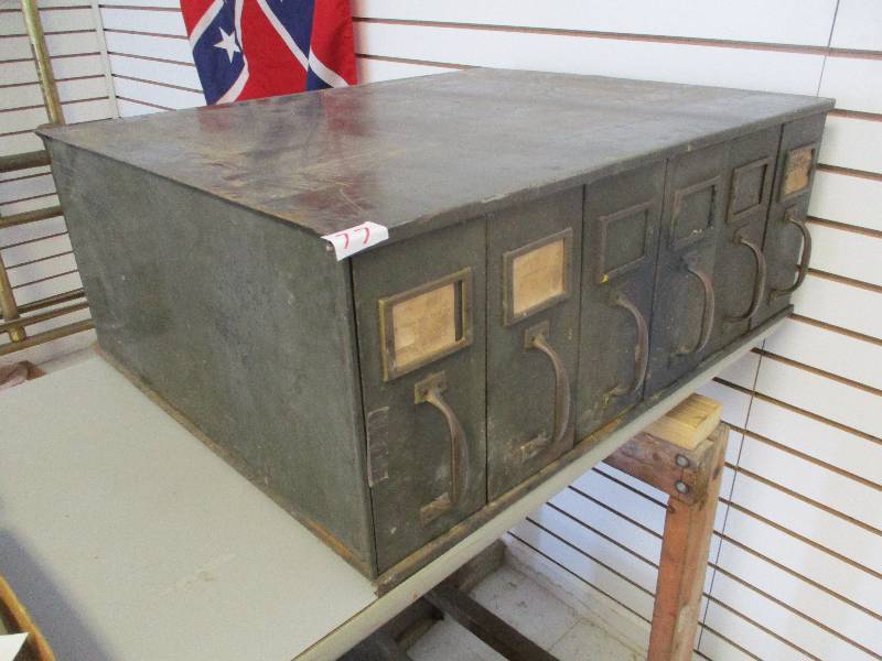 Metal Filing cabinet